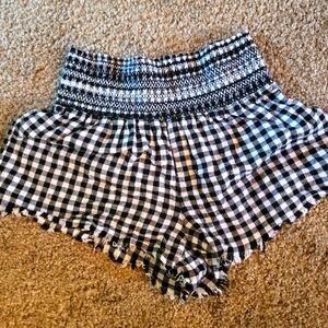 Black and white frayed Edge shorts with elastic band